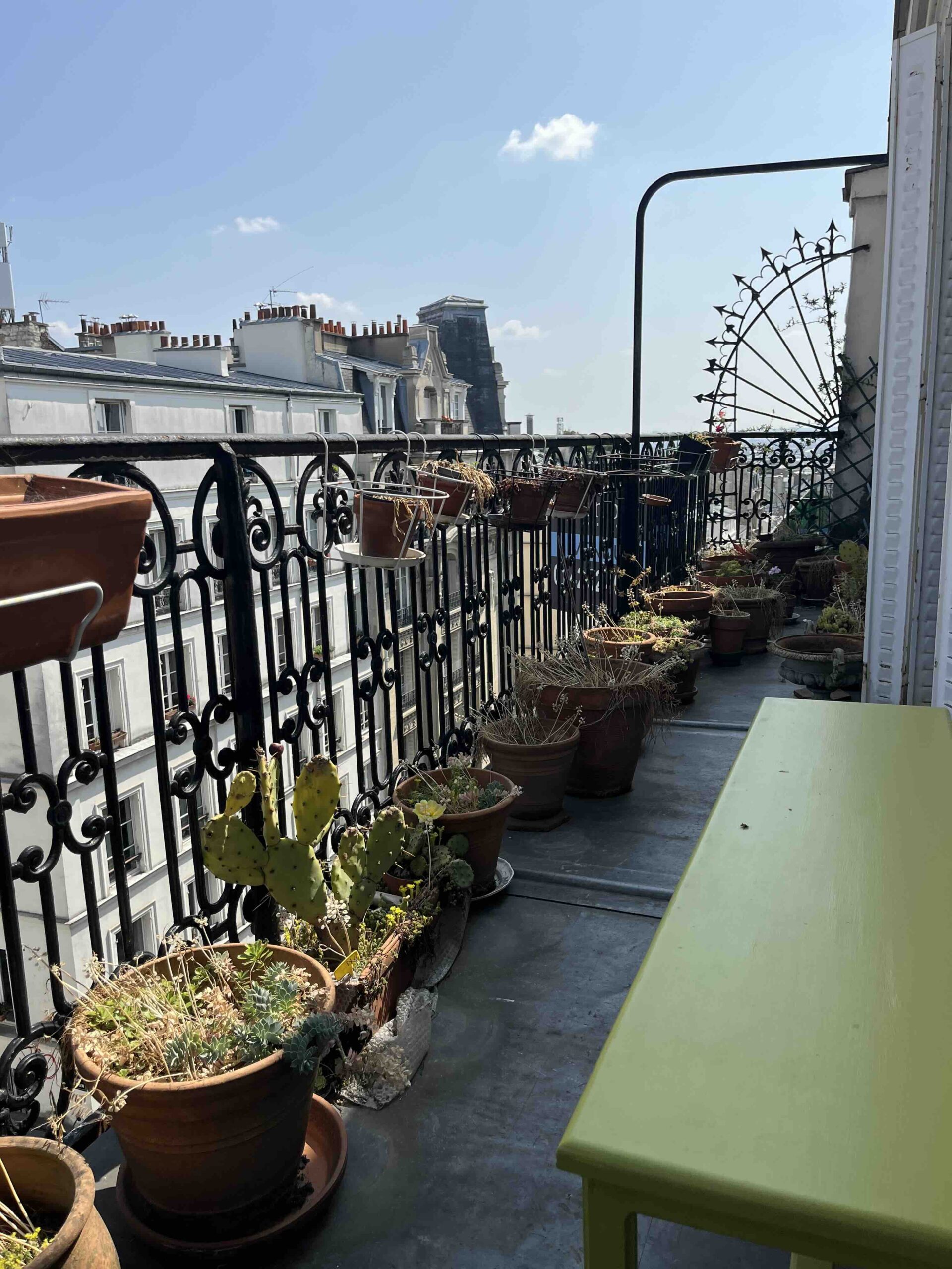Débarras d'un balcon à Paris 18